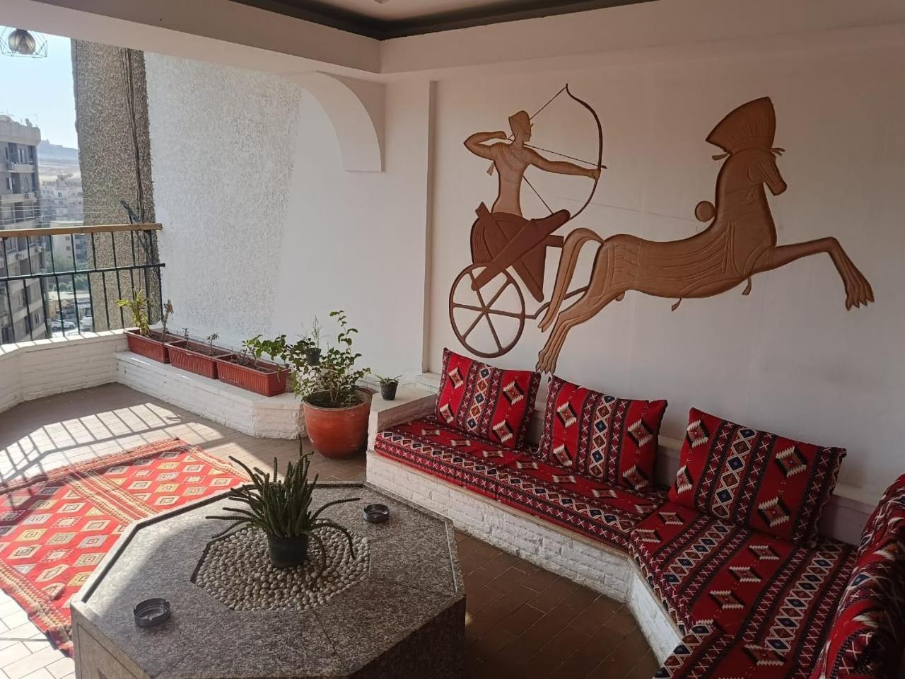 Pyramids Nights Hostel Kafret el-Gabal Exterior foto